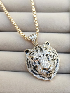 Corrente pingente Tigre cravejado em micro zircônias banhado em ouro 18k