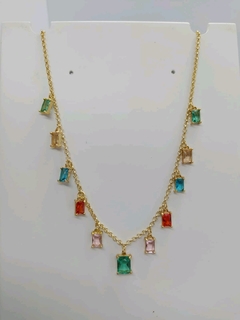 Corrente com pingente de zircônias colors banhado em ouro 18k