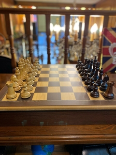 Mueble tablero de ajedrez
