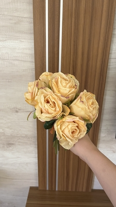 Bouquet de rosas champagne - 26cm - comprar online