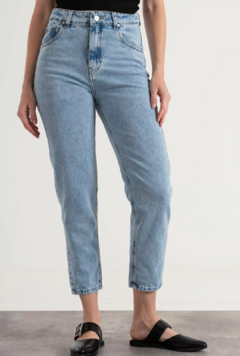 Jean Mom Fit Rigido VERVE