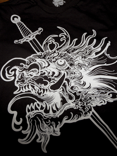 Slay thy Demons - camiseta na internet
