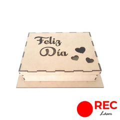 CAJA FELIZ DIA 240 X 200 MM