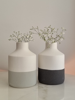 Florero terra blanco y gris - comprar online