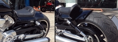 Kit customização Harley Davidson Vrod Paralamas traseiro 35cm banco solo estofado sem molas 240/40R18