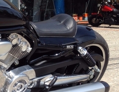 Kit customização Harley Davidson Vrod Paralamas traseiro 35cm banco solo estofado sem molas 240/40R18 - loja online