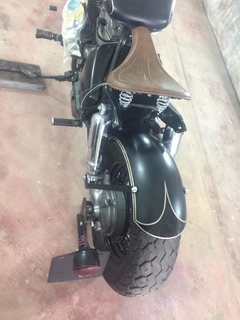 Paralama Traseiro Honda Shadow 750 Pneu até 180mm de largura 70cm acompanha kit fixação banco solo com mola e Garupa removível - metalcustomgarage