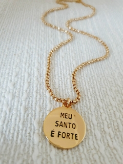 Colar Dourado Medalha Meu Santo é Forte - - Helô Nazaré Acessórios