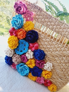 Bolsa de Palha Customizado com Apliques de Crochê Foral - comprar online