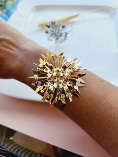 Imagem do Bracelete Dourado e Prateado com Margarida e Borboletas -