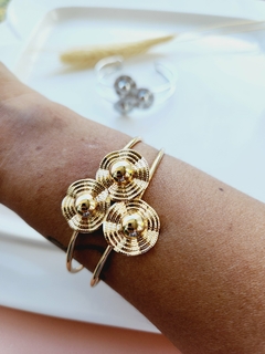 Bracelete Martelado Esferas Dourado ou Prata na internet