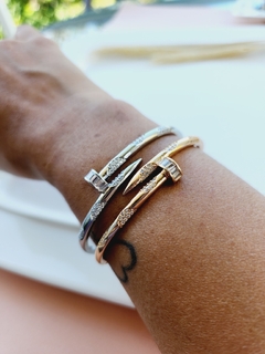 Bracelete Dourado Tipo Prego com Micro Zircônias - - comprar online