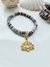 Pulseira Borrachinhas com Pingente Dourado Flor de Lotus na internet