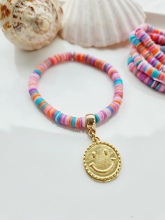 Pulseira de Borrachinhas com Pingente Dourado Smile - - Helô Nazaré Acessórios