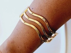 Bracelete Dourado ou Prateado em Formato de Ondas - - comprar online