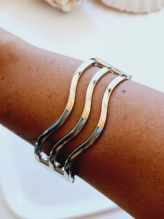 Bracelete Dourado ou Prateado em Formato de Ondas - - Helô Nazaré Acessórios