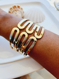 Bracelete Linhas Triplas em Dourado e Prata -