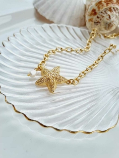 Colar Dourado com Pingente Estrela do Mar Pérola de Água Doce - - Helô Nazaré Acessórios