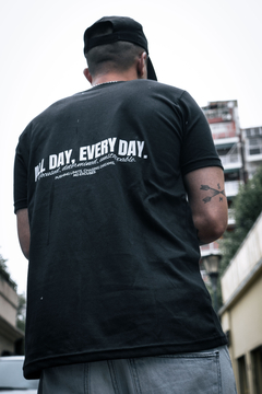 Remera All Day en internet