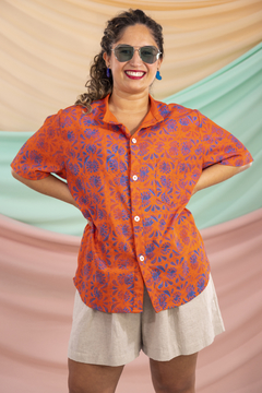 Camisa flower power - laranja e azul