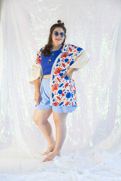 kimono curto flower power - azul e vermelho