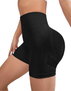 Calza Short Seamless Con Frunce Push Up Liso Negro - lasmarquezas