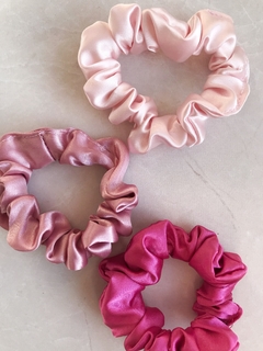 Scrunchies Lady in Pink x 3 en internet