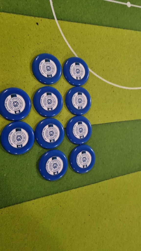 Torcedores do São Bento trocam videogame pelo futebol de botão
