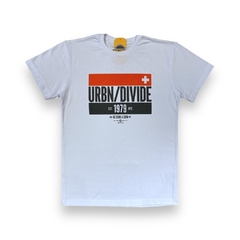 Remera Urban Divide