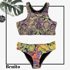 Bikini estampada con top tipo deportivo (T2)