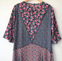 Vestido de crepe con recortes y estampa liberty - comprar online