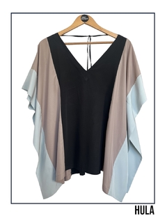 Blusa oversized escote en V con mangas caídas