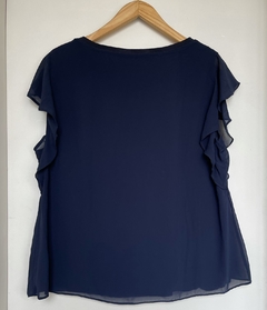 Blusa de crepe cuello redondo, con volados en las. Mangas (XL) - comprar online