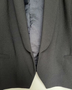 Imagen de Blazer corto de crepe con mangas arremangadas (M)