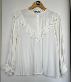 Blusa manga larga con volados bordado en cuello y mangas (S) - comprar online