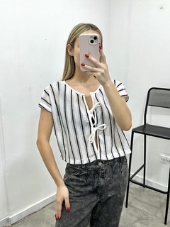 Blusa Kimi en internet