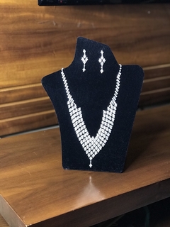 Conjunto brinco e cordão de strass