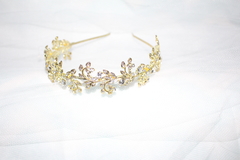 Tiara de flores dourada com pedraria - comprar online