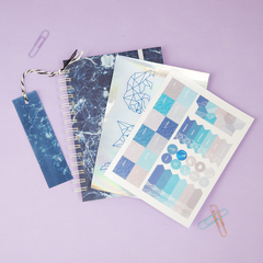 PACK Cuaderno anillado A5 + 2 planchas de Stickers