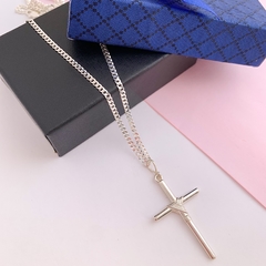 Pingente crucifixo com manto - Chamego Joias - Pratas 925 de Lei - Frete Grátis - Compre sua joia online, a partir de R$24,99 reais