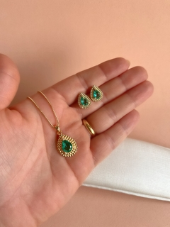 Conjunto Stella com colar e brinco em formato de gota com zircônia verde água banhado em ouro 18k - Andressa Caldas Joias