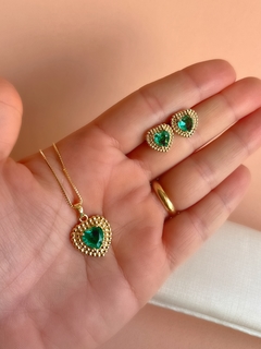 Conjunto Rafaela com colar e brinco em formato de coração e zircônia verde água banhado em ouro 18k