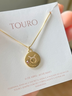 Gargantilha com pingente de signo banhada em ouro 18K - loja online