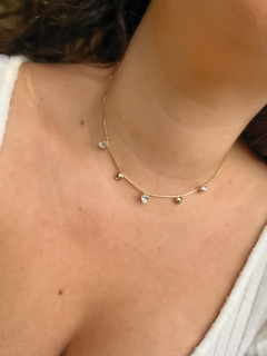 Chocker Melissa com pingentes de coração de zircônia e lisos banhado em ouro 18k - loja online