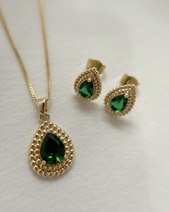 Conjunto Gabriela com colar e brinco em formato de gota com zircônia verde esmeralda banhado em ouro 18k