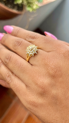 Anel flor cravejado com zircônia banhado a ouro 18k - comprar online