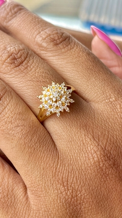 Imagem do Anel flor cravejado com zircônia banhado a ouro 18k