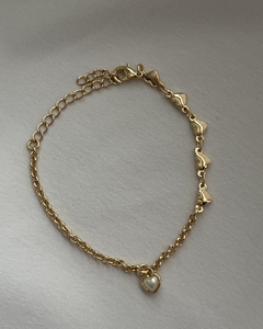 Pulseira Infantil Ana com corações e pérola banhado em ouro 18k na internet