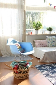 SILLA MECEDORA EAMES