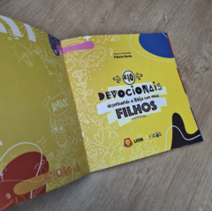 Livro - 40 Devocionais Desenhando a Bíblia com meus filhos - Haba Poster